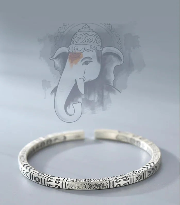Bracelet Manchette Viking – Spirale Totem avec Gravure Inspirante ‘Never Give Up’