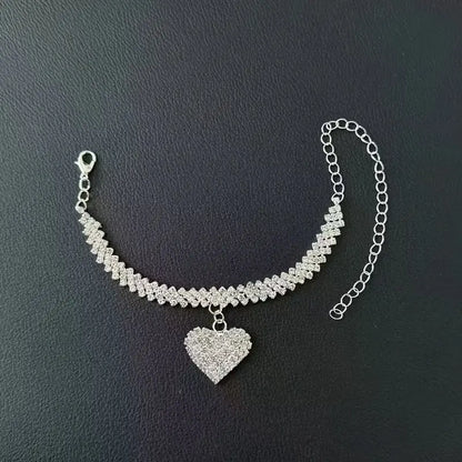 Bracelet de Cheville Cœur en Strass – Élégance et Brillance Féminine